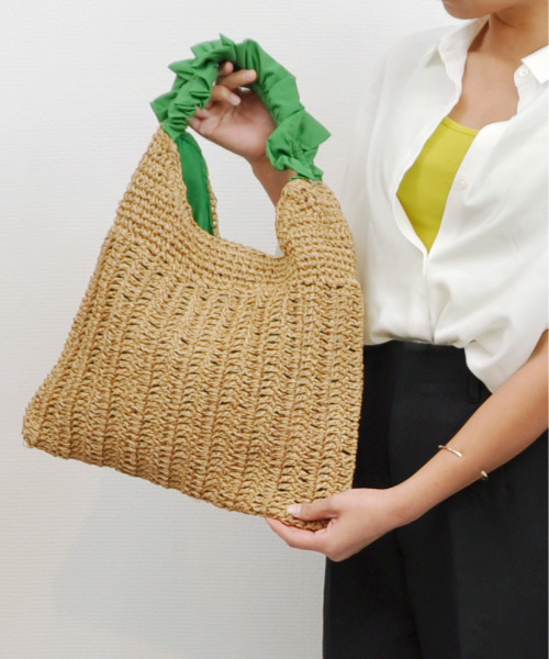 cache cache（カシュ カシュ）の「カシュカシュ cachecache / フリルワンハンドルペーパー手編みトート（かごバッグ・レディース・グリーン/ピンク/ブルー/ラベンダー/ブラック/ベージュ系その他・FREE）」の4枚目の写真