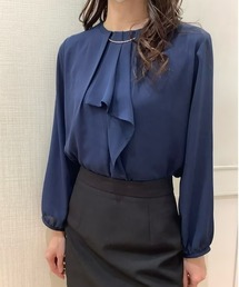 ゴールドバー付きフリル長袖ブラウス