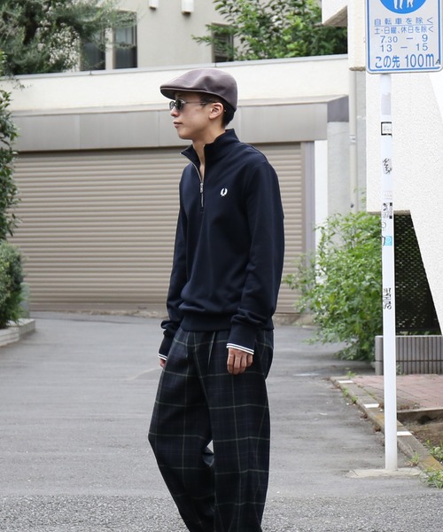 FRED PERRY(フレッドペリー)の「FRED PERRY Half zip sweatshirt(スウェット・メンズ・グレイッシュブルー/ブラック/グレー/ベージュ系/ネイビー/アイボリー/ブルー系その他/バーガンディー・S/M/MEDIUM/LARGE)」の11枚目の写真