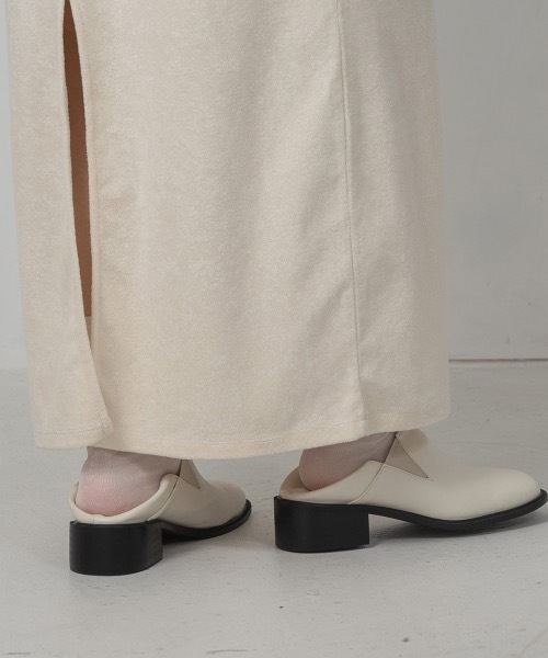 Amiur（エミレ）の「fake leather slide shoes（その他シューズ・レディース・ブラック/アイボリー・L/S/M）」の8枚目の写真