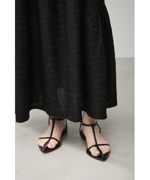 AZUL by moussy(アズールバイマウジー)の「T-STRAP POINTED TOE SANDALS/T-ストラップポインテッドトーサンダル(サンダル・レディース・グレー/ブラック・MEDIUM/LARGE/X-LARGE/SMALL)」の17枚目の写真