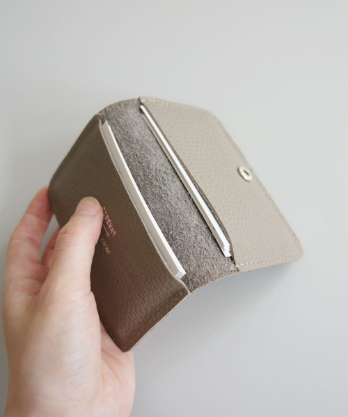 TIDEWAY(タイドウェイ)の「DORA LEATHER CARD CASE(名刺入れ・メンズ・ブラック/ホワイト/ブルー/グレイッシュベージュ・FREE)」の7枚目の写真