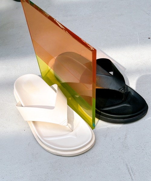 y/m by RIKA（イムバイリカ）の「トングサンダル（サンダル・レディース・ホワイト/ブラック・SMALL/MEDIUM/LARGE）」の7枚目の写真