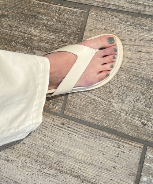 y/m by RIKA（イムバイリカ）の「トングサンダル（サンダル・レディース・ホワイト/ブラック・SMALL/MEDIUM/LARGE）」の13枚目の写真