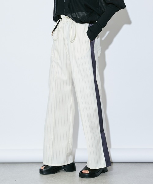 Lui's（ルイス）の「ドロストストライプラインパンツ（スラックス・レディース・ブラック/ホワイト・FREE）」の3枚目の写真