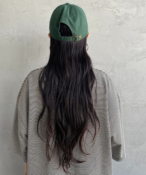 AMERICANA（アメリカーナ）の「【CLASSY. 8月号掲載】[Americana×JEANS FACTORY/アメリカーナ×ジーンズファクトリー] 別注 47 AMRCN ロゴ刺繍キャップ（キャップ・レディース・ダークグリーン/チャコール/ネイビー・ONESIZE）」の11枚目の写真