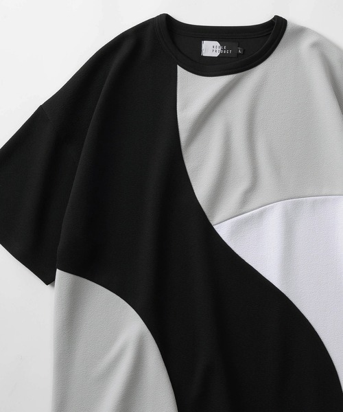 make a ray!(メイク ア レイ!)の「ウェーブ切り替えデザイン 半袖カットソー/パネル切り替え Tシャツ/ビッグシルエット/梨地素材(Tシャツ/カットソー・メンズ・オフホワイト/ブラック系その他/ブラック/ホワイト・M/L/XL)」の4枚目の写真