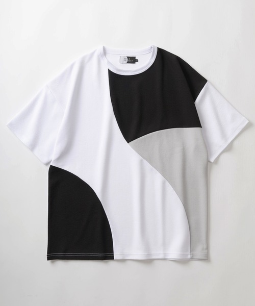 make a ray!(メイク ア レイ!)の「ウェーブ切り替えデザイン 半袖カットソー/パネル切り替え Tシャツ/ビッグシルエット/梨地素材(Tシャツ/カットソー・メンズ・オフホワイト/ブラック系その他/ブラック/ホワイト・M/L/XL)」の5枚目の写真