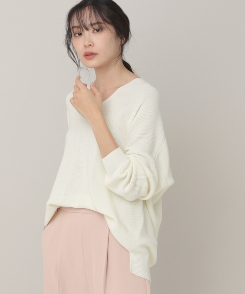 Elura（エルーラ）の「＜2024SS＞ロングセラー！抜け感Vネックニット/オーバーサイズ/163340（ニット/セーター・レディース・ホワイト/ピンク系その他7/グリーン系その他2/ベージュ/ライトベージュ/ブルー系その他3/クリーム/オフホワイト/ネイビー/レッド系その他5・MEDIUM/LARGE/SMALL）」の2枚目の写真