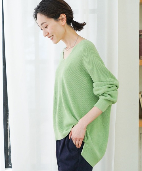 Elura（エルーラ）の「＜2024SS＞ロングセラー！抜け感Vネックニット/オーバーサイズ/163340（ニット/セーター・レディース・ホワイト/ピンク系その他7/グリーン系その他2/ベージュ/ライトベージュ/ブルー系その他3/クリーム/オフホワイト/ネイビー/レッド系その他5・MEDIUM/LARGE/SMALL）」の7枚目の写真