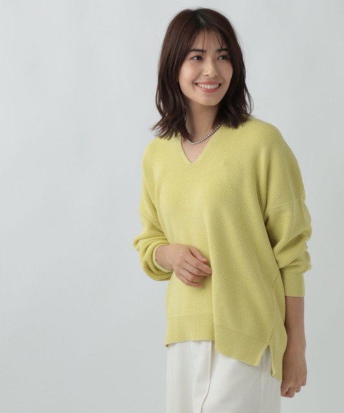 Elura（エルーラ）の「＜2024SS＞ロングセラー！抜け感Vネックニット/オーバーサイズ/163340（ニット/セーター・レディース・ホワイト/ピンク系その他7/グリーン系その他2/ベージュ/ライトベージュ/ブルー系その他3/クリーム/オフホワイト/ネイビー/レッド系その他5・MEDIUM/LARGE/SMALL）」の5枚目の写真