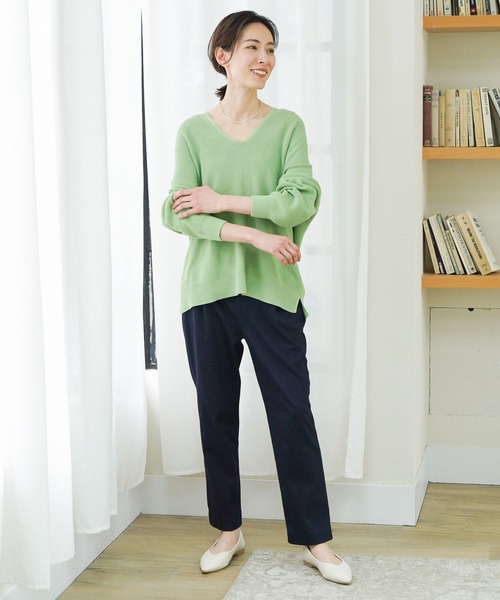 Elura（エルーラ）の「＜2024SS＞ロングセラー！抜け感Vネックニット/オーバーサイズ/163340（ニット/セーター・レディース・ホワイト/ピンク系その他7/グリーン系その他2/ベージュ/ライトベージュ/ブルー系その他3/クリーム/オフホワイト/ネイビー/レッド系その他5・MEDIUM/LARGE/SMALL）」の18枚目の写真