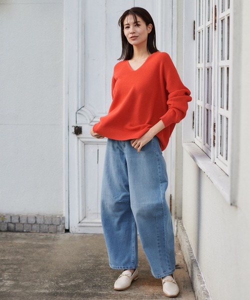 Elura（エルーラ）の「＜2024SS＞ロングセラー！抜け感Vネックニット/オーバーサイズ/163340（ニット/セーター・レディース・ホワイト/ピンク系その他7/グリーン系その他2/ベージュ/ライトベージュ/ブルー系その他3/クリーム/オフホワイト/ネイビー/レッド系その他5・MEDIUM/LARGE/SMALL）」の13枚目の写真