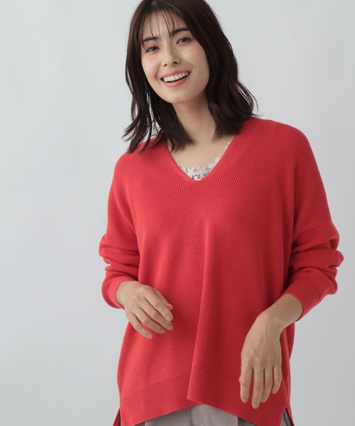 Elura（エルーラ）の「＜2024SS＞ロングセラー！抜け感Vネックニット/オーバーサイズ/163340（ニット/セーター・レディース・ホワイト/ピンク系その他7/グリーン系その他2/ベージュ/ライトベージュ/ブルー系その他3/クリーム/オフホワイト/ネイビー/レッド系その他5・MEDIUM/LARGE/SMALL）」の15枚目の写真