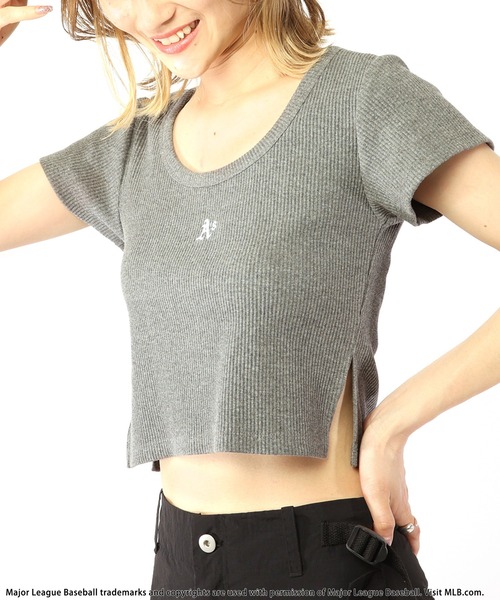BACK TO THE FIELD(バック トゥー ザ フィールド)の「【MLB】ワンポイントロゴリブちびTシャツ(Tシャツ/カットソー・レディース・レッド/ブラック/グレー/ホワイト・FREE)」の11枚目の写真