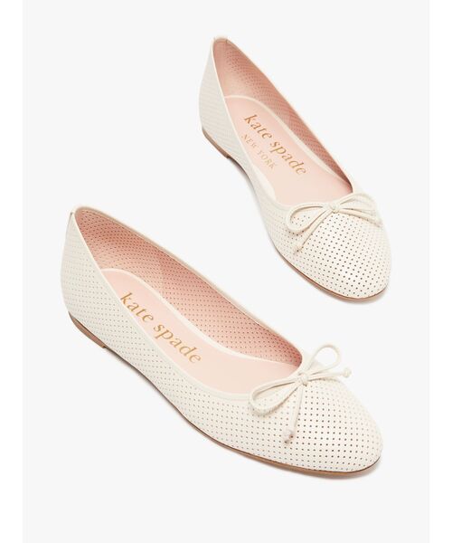 kate spade new york(ケイトスペード ニューヨーク)の「ヴェロニカ バレエ フラット(バレエシューズ・レディース・ホワイト・7/8/6.5/6/7.5/5.5)」の4枚目の写真