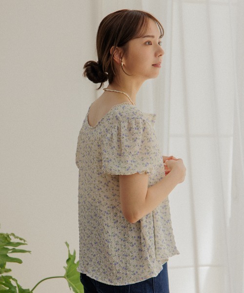 flower(フラワー)の「フローラルバンピーブラウス(シャツ/ブラウス・レディース・イエロー/ブルー・FREE)」の22枚目の写真