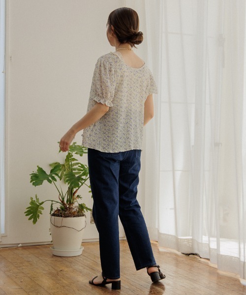 flower(フラワー)の「フローラルバンピーブラウス(シャツ/ブラウス・レディース・イエロー/ブルー・FREE)」の10枚目の写真