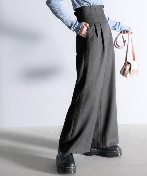 classicalelf(クラシカルエルフ)の「バックスタイルで魅せる。 美シルエットバックベルトワイドパンツ(スラックス・レディース・ベージュ/ブラック/グレー・LARGE/MEDIUM/SMALL/X-LARGE)」の5枚目の写真