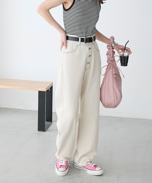 BONLECILL(ボンルシール)の「5ポケットボタンフライハイウエストデニムパンツ(デニムパンツ・レディース・ブラック/ネイビー/アイボリー/ブルー・S/M/L)」の2枚目の写真