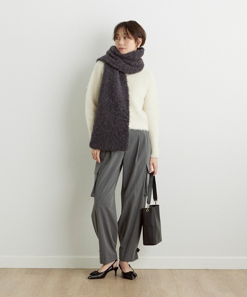 INED CLARO（イネドクラロ）の「メランジニットマフラー（マフラー・レディース・チャコールグレー/オフホワイト/ベージュ/レッド・フリー）」の7枚目の写真