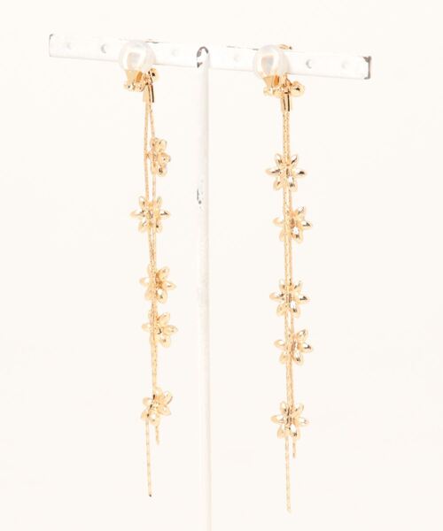 Cupid Heart(キューピッドハート)の「【Cupid Heart】結婚式アクセ!フラワーモチーフロングドロップイヤリング(イヤリング・レディース・ゴールド/シルバー・MEDIUM)」の13枚目の写真