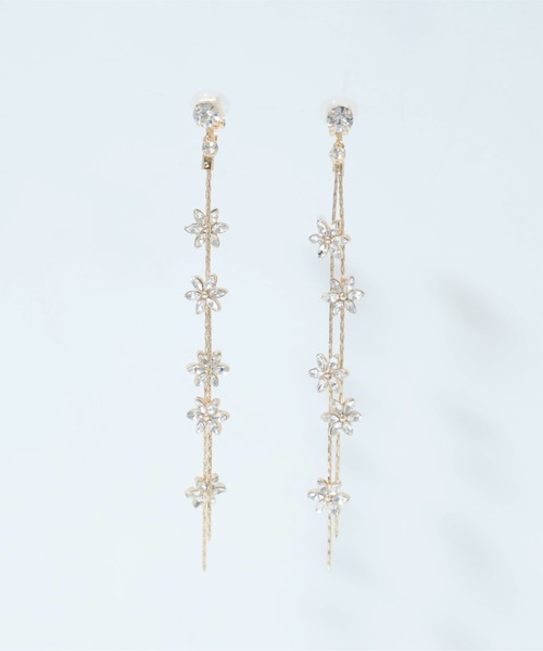 Cupid Heart(キューピッドハート)の「【Cupid Heart】結婚式アクセ!フラワーモチーフロングドロップイヤリング(イヤリング・レディース・ゴールド/シルバー・MEDIUM)」の6枚目の写真