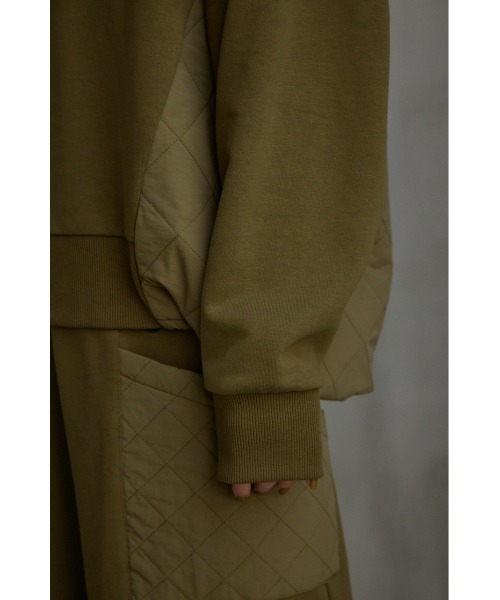 AZUL by moussy(アズールバイマウジー)の「キルティングデザインフーディー(パーカー・レディース・アイボリー/カーキ/ブラック・MEDIUM/SMALL)」の7枚目の写真