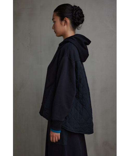 AZUL by moussy(アズールバイマウジー)の「キルティングデザインフーディー(パーカー・レディース・アイボリー/カーキ/ブラック・MEDIUM/SMALL)」の13枚目の写真