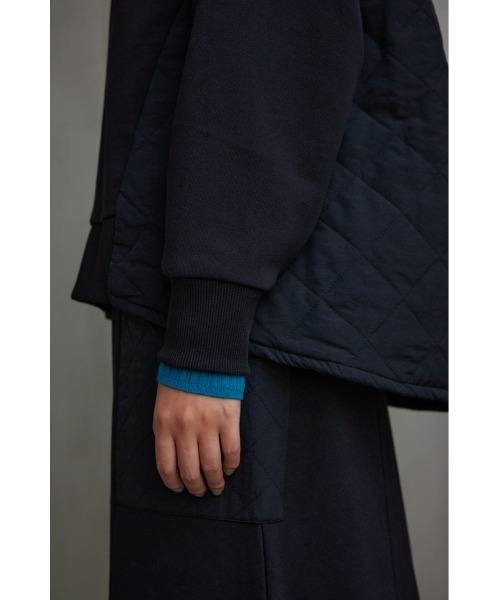 AZUL by moussy(アズールバイマウジー)の「キルティングデザインフーディー(パーカー・レディース・アイボリー/カーキ/ブラック・MEDIUM/SMALL)」の17枚目の写真