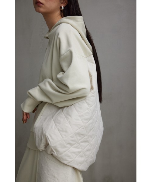 AZUL by moussy(アズールバイマウジー)の「キルティングデザインフーディー(パーカー・レディース・アイボリー/カーキ/ブラック・MEDIUM/SMALL)」の20枚目の写真