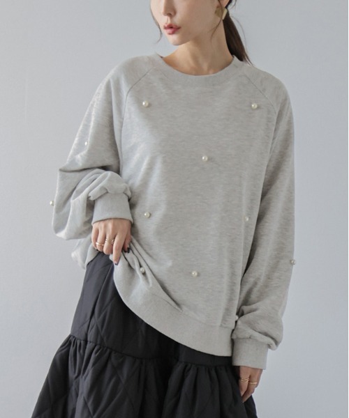 SUGAR BISKET(シュガービスケット)の「パール付スウェット(スウェット・レディース・ブラック/ネイビー/グレー・フリー)」の1枚目の写真