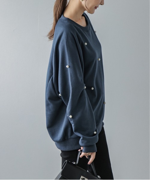 SUGAR BISKET(シュガービスケット)の「パール付スウェット(スウェット・レディース・ブラック/ネイビー/グレー・フリー)」の6枚目の写真