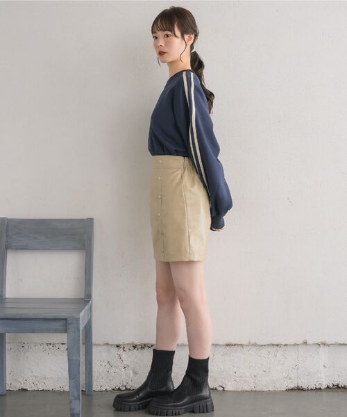 RETRO GIRL(レトロガール)の「裏毛ライントレーナー(Tシャツ/カットソー・レディース・ライトグレー/ダークグレー/ダークブルー・FREE)」の17枚目の写真