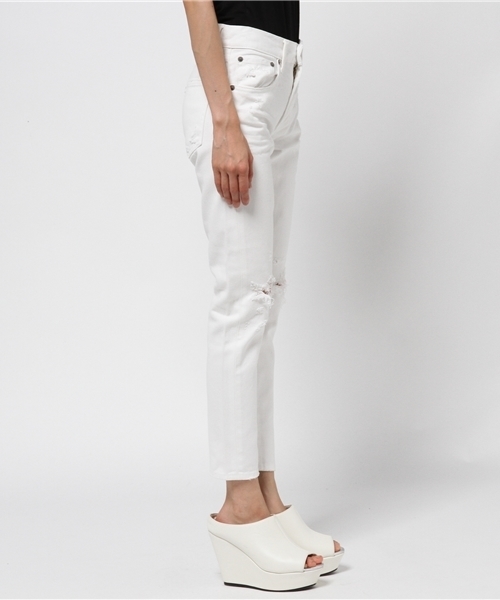 MOUSSY(マウジー)の「Crash Tapered(デニムパンツ・レディース・ホワイト/ライトブルー・26inch/27inch/25inch/24inch/23inch)」の4枚目の写真