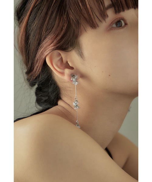 niana(ニアナ)の「ジルコニアクリアビーズロングイヤリング 結婚式 二次会 アクセサリー(イヤリング・レディース・シルバー/ゴールド・FREE)」の5枚目の写真