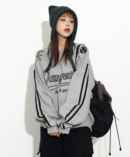 FOLLOWIN（フォロウィン）の「[UNISEX]【ストリートファッション必須アイテム】コアストリートヒップムードラインヴィンテージオーバーフィットトレーナー（パーカー・レディース・ブラック/ブラウン/グレー・FREE）」の21枚目の写真