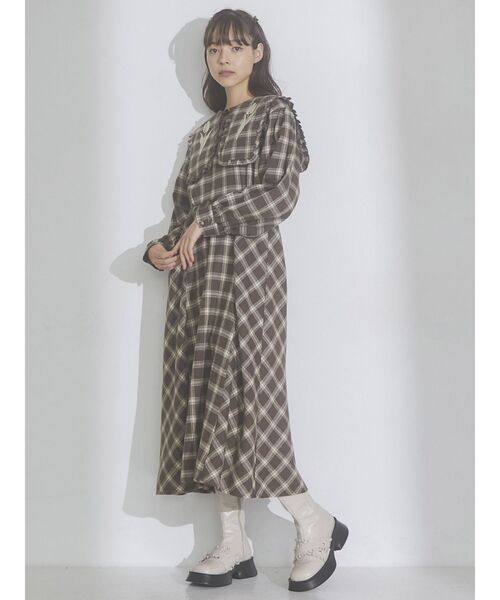 merry jenny(メリージェニー)の「チューリップ刺繍checkワンピース(ワンピース・レディース・ブルー/ブラウン・FREE)」の3枚目の写真