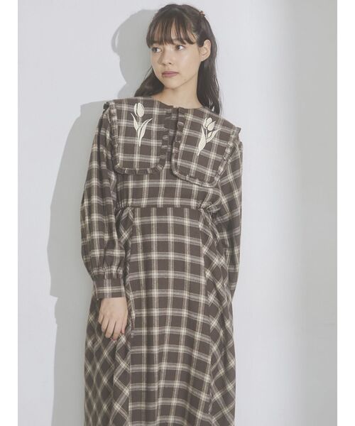 merry jenny(メリージェニー)の「チューリップ刺繍checkワンピース(ワンピース・レディース・ブルー/ブラウン・FREE)」の7枚目の写真