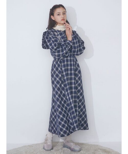 merry jenny(メリージェニー)の「チューリップ刺繍checkワンピース(ワンピース・レディース・ブルー/ブラウン・FREE)」の9枚目の写真