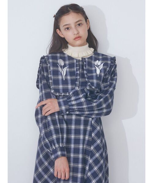 merry jenny(メリージェニー)の「チューリップ刺繍checkワンピース(ワンピース・レディース・ブルー/ブラウン・FREE)」の12枚目の写真