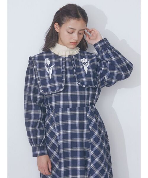 merry jenny(メリージェニー)の「チューリップ刺繍checkワンピース(ワンピース・レディース・ブルー/ブラウン・FREE)」の13枚目の写真