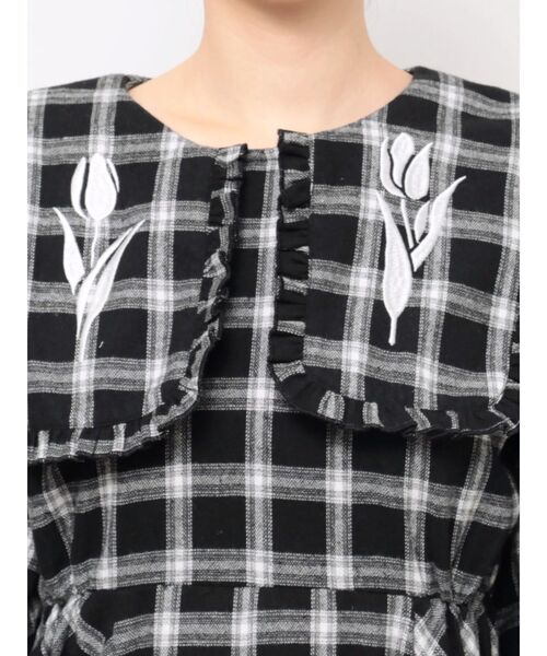 merry jenny(メリージェニー)の「チューリップ刺繍checkワンピース(ワンピース・レディース・ブルー/ブラウン・FREE)」の22枚目の写真