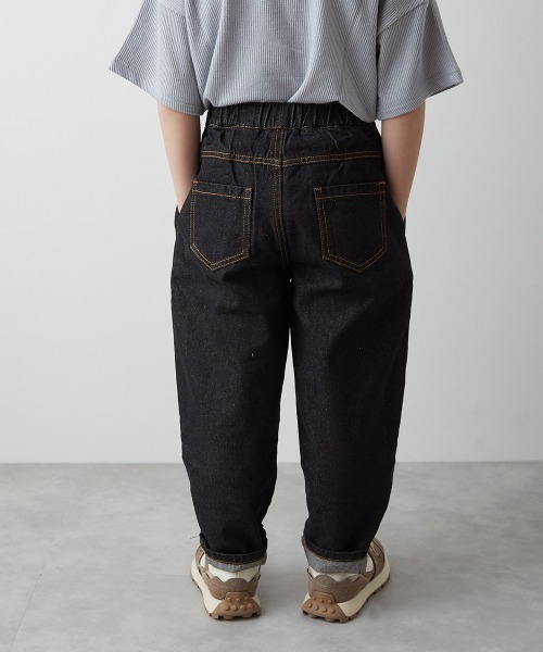 riziere（リジェール）の「ブラックデニムテーパードパンツ（デニムパンツ・キッズ・ブラック・90/100/110/120/130/140/150）」の5枚目の写真