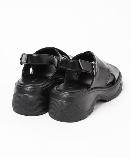 niko and...(ニコアンド)の「オリジナルクロスベルトサンダル(サンダル・レディース・アイボリー/ブロンズ/ブラック・MEDIUM/SMALL/LARGE)」の14枚目の写真