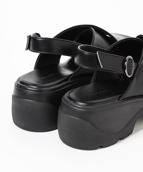 niko and...(ニコアンド)の「オリジナルクロスベルトサンダル(サンダル・レディース・アイボリー/ブロンズ/ブラック・MEDIUM/SMALL/LARGE)」の22枚目の写真