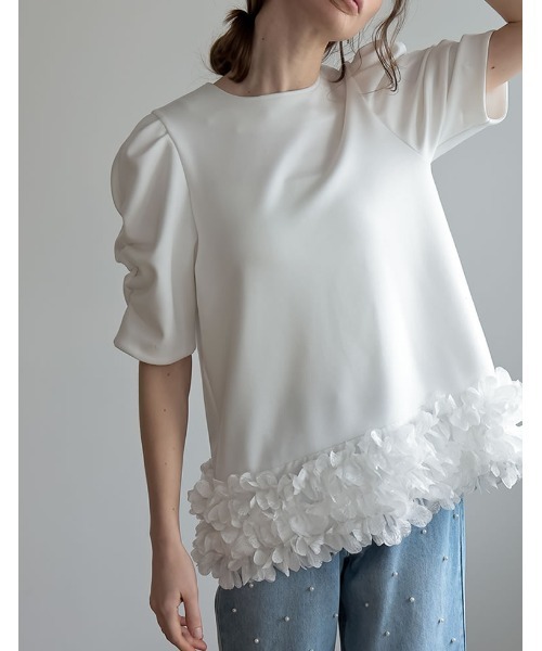 Re:EDIT（リエディ）の「[2024SS COLLECTION][MEISM by Re:EDIT]フラワーモチーフパワショルチュニックトップス（Tシャツ/カットソー・レディース・ブラック/ホワイト・MEDIUM/LARGE）」の4枚目の写真