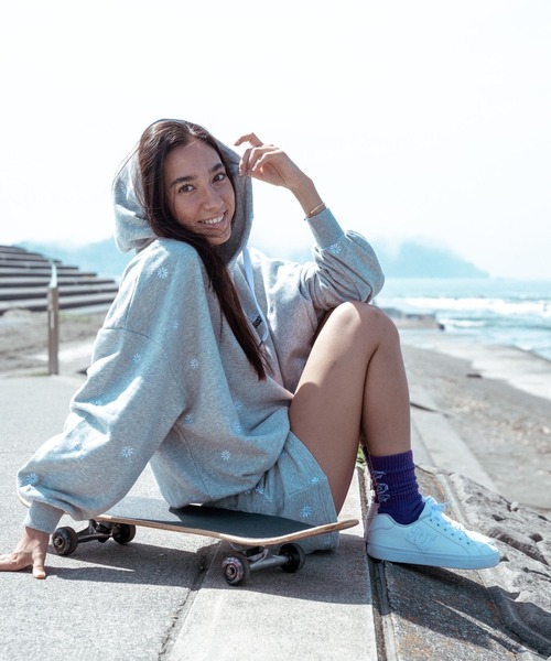 ROXY（ロキシー）の「FRESH AS　A DAISY  H/ロキシープルオーバーパーカー（パーカー・レディース・ブラック/グレー/ブルー・MEDIUM/LARGE/SMALL）」の3枚目の写真