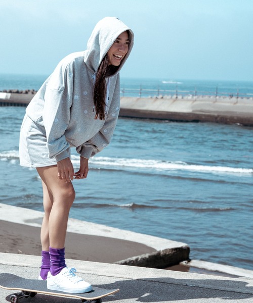 ROXY（ロキシー）の「FRESH AS　A DAISY  H/ロキシープルオーバーパーカー（パーカー・レディース・ブラック/グレー/ブルー・MEDIUM/LARGE/SMALL）」の8枚目の写真