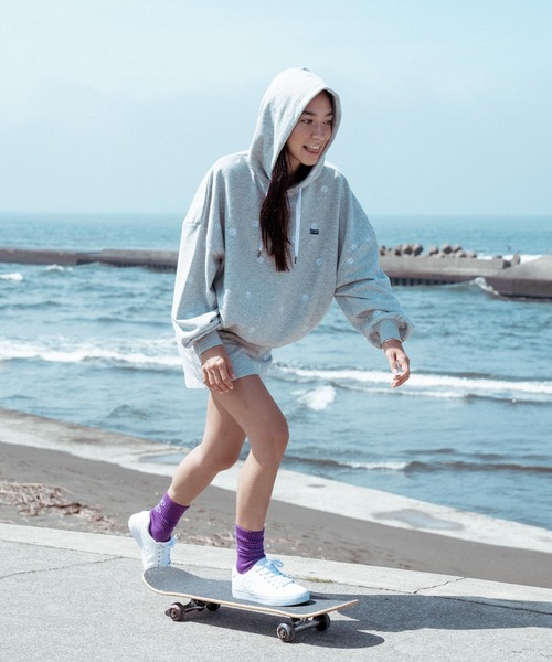 ROXY（ロキシー）の「FRESH AS　A DAISY  H/ロキシープルオーバーパーカー（パーカー・レディース・ブラック/グレー/ブルー・MEDIUM/LARGE/SMALL）」の13枚目の写真